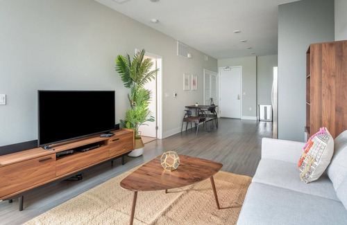 Airport Area Apartment | Beautiful 1BR in Irvine, Parking + Pet-Friendly