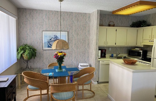 Jupiter Bay Villa | Guest Rated 9.8: 2 Bedroom Jupiter Bay Villa Near Beach