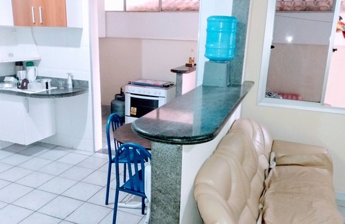 Praia do Morro Apartment | Oceanfront Escape: 100m to Beach with Spa & Kitchen