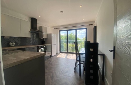 East Wickham Apartment | Cozy 2-Bed Apartment in Welling, London with Breakfast