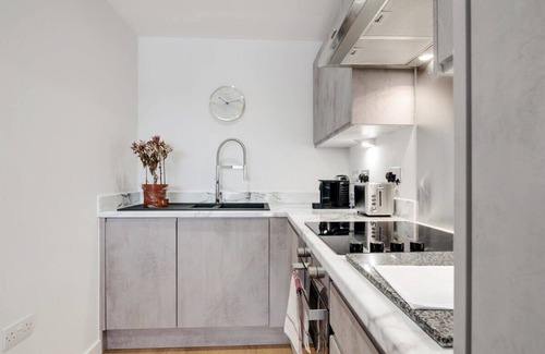 Leeds Apartment | Modern 2 Bed Apartment in a Converted Mill with Kitchen