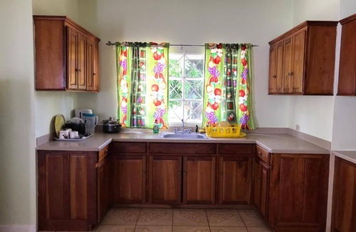 Silver Sands Apartment | Guest Rated 10/10: 2-Bed Apartment in Sunny Jamaica