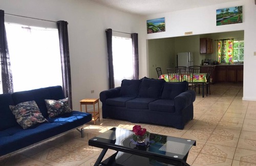 Silver Sands Apartment | Guest Rated 10/10: 2-Bed Apartment in Sunny Jamaica
