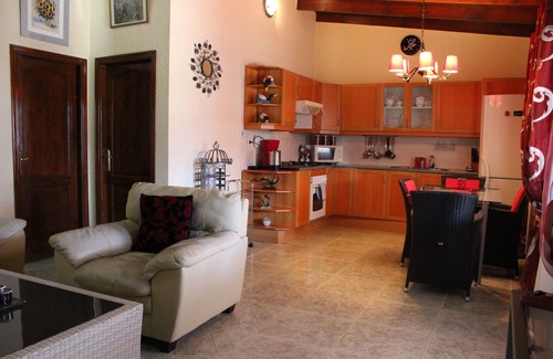 Parque Holandes Apartment | Inviting 2-Bed Bungalow with Pool in Parque Holandés