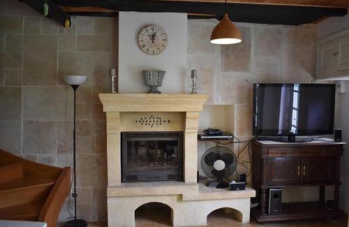 Le Bugue House | Cozy 2-Bed Cottage in Le Bugue - Pet and Child Friendly