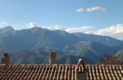 Colle Rinaldo House | Cozy 2-Bed House with Pet-Friendly Amenities
