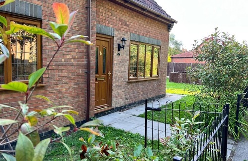 Lincoln House | Cozy 2-Bed House in Lincoln: Pet-Friendly Retreat