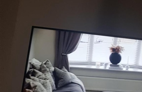 Openshaw House | Cozy 2-Bed House Steps from Manchester City Centre