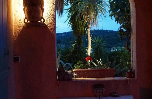 Sainte-Maxime Cottage | Cozy 2 Bedroom Terrace House with Ocean View & Pool