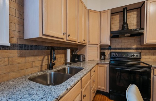 Hamilton District Apartment | Inviting 2 Bedroom Apartment in Allentown Center