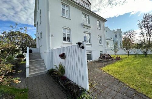 Vesturbær Apartment | Inviting 2 Bedroom Apartment in Downtown Reykjavik