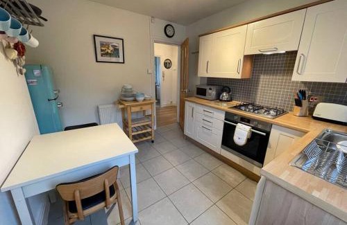 Deganwy Apartment | Stunning 2 Bedroom Apartment with Estuary Views & Child Care
