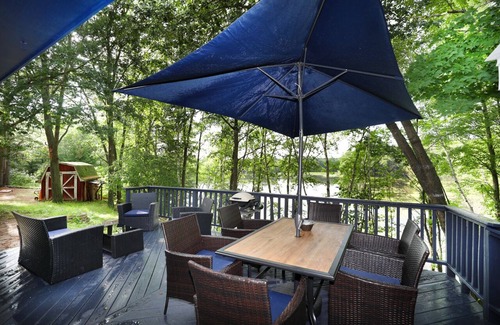 King Cottage | Top-Rated 2-Bedroom Cottage with Family-Friendly Amenities