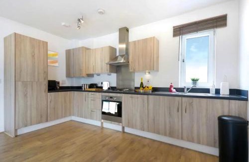 Milton Keynes Apartment | Inviting 2-Bedroom Penthouse in Milton Keynes City Centre