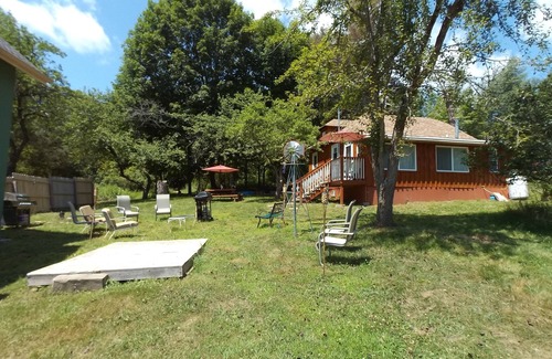 Liberty Cabin | Charming 2 Bedroom Cabin on Picturesque 15 Acre Farm