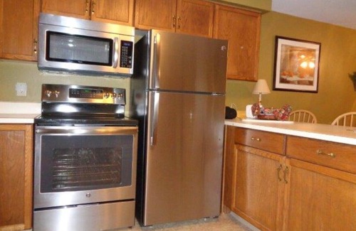 North Creek House | Idyllic 2-Bedroom Retreat with Ocean View and Pool