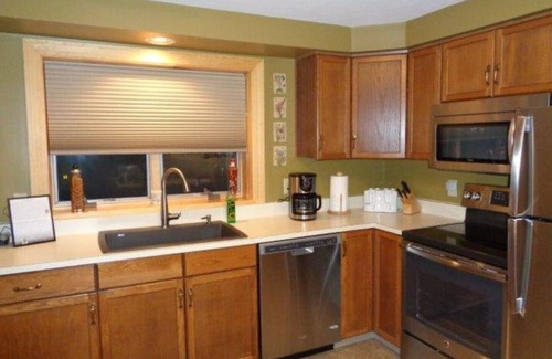 North Creek House | Idyllic 2-Bedroom Retreat with Ocean View and Pool