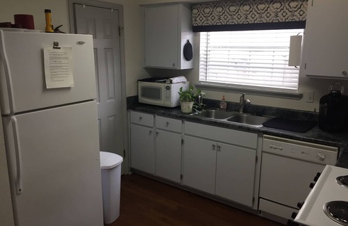 Tallahassee House | Inviting 2 Bedroom Townhouse with Spa and Breakfast Included