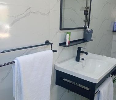 Lusaka Apartment | Beautiful 2 bedroom with Solar backup, Swimming Pool & Wi-Fi