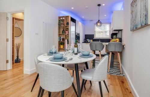 Fulham Apartment | Delightful 2-Bedroom Split Level Fulham Apartment
