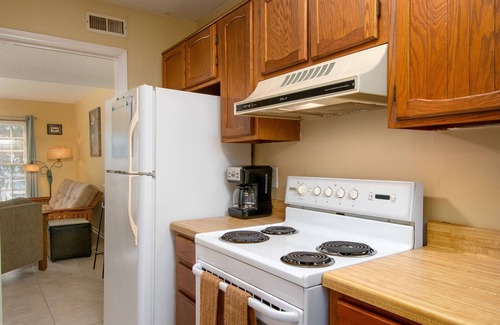 Lake Waccamaw House | Lakefront Condo with Kayaks, Pets Welcome & Guest Rated 9.8
