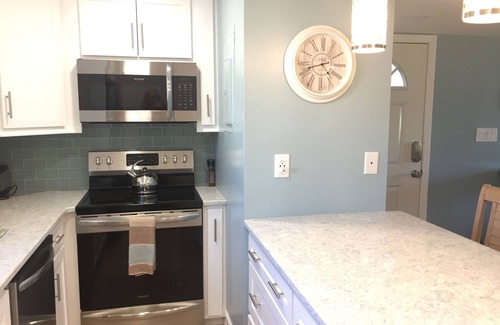 Fort Pierce Condo | Ocean Village: Renovated 2BR Condo with Pool and Ocean View