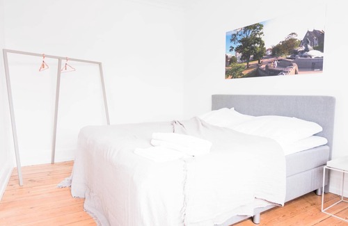 København NV Apartment | Comfortable 2-Bed Retreat with Private Balcony & Kitchen