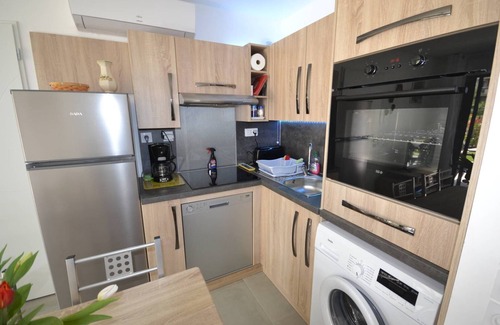 La Faviere Apartment | BEAUTIFUL 2 ROOMS WITH AIR CONDITIONING on the GROUND FLOOR