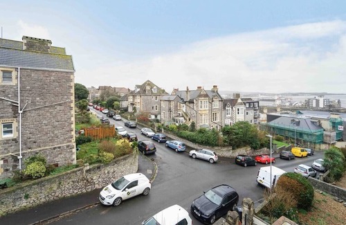 Weston-super-Mare Apartment | Beautiful 2-Bed Apartment in Weston-super-Mare