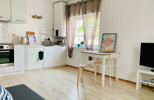 Guethary Apartment | Prime 2-Room Getaway in Guéthary Near Beach & Shops