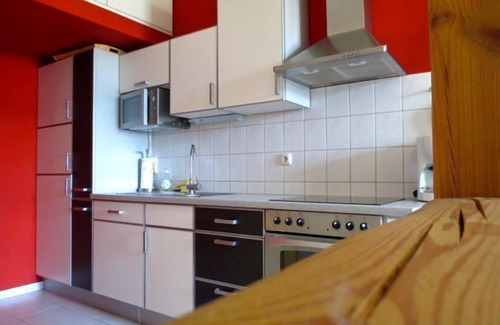 Altkalen Apartment | Spacious 2-Z Apartment with Huge Garden & Pool Access