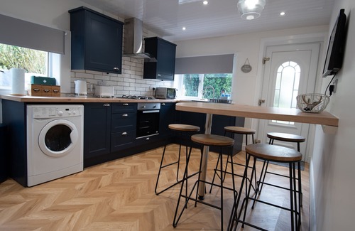Glenrothes Cottage | Historic Cottage Near St Andrews with Spa and Family Amenities