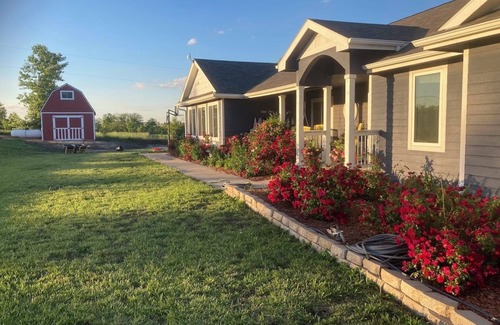 Pottawatomie County House | Beautiful 2800 sq ft., 4 bedroom country home with private beach and pool!