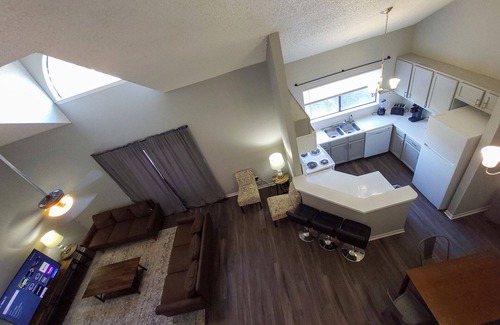 Cherrywood Apartment | Beautiful 2bd/2ba 5 Mins to UT 5896