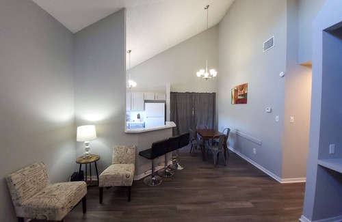 Cherrywood Apartment | Beautiful 2bd/2ba 5 Mins to UT 5896