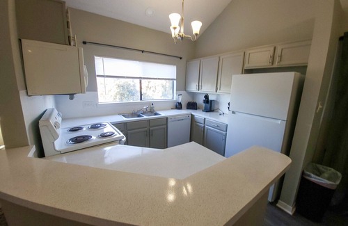 Cherrywood Apartment | Beautiful 2bd/2ba 5 Mins to UT 5896