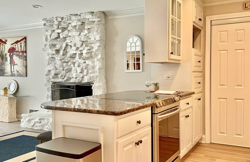 Sandy Springs House | Prime 2BR Retreat in Atlanta with Top Amenities & Reviews