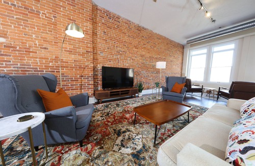 Wooster Apartment | Stylish Downtown Loft with Pool, Spa & Pet-Friendly Perks