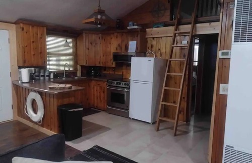 Hope Cottage | Scenic 2BR+Loft Cottage with Amazing Views & Pet Friendly