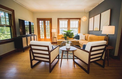 Greeley Apartment | Guest Rated 10/10: Family-Friendly 2BR Loft in Prime Spot
