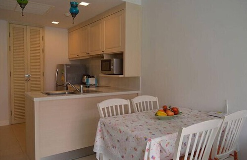 Nong Kae Apartment | Inviting 2BR Pool View with Ocean Access & Kitchen
