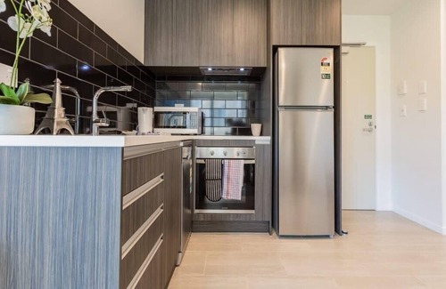 Newton Apartment | Inviting Two Bedroom Apartment Near Myers Park with Breakfast