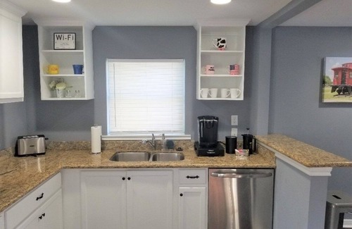 Shady Acres House | Pet-Friendly Retreat in Trendy Houston Heights, Rated 8.8/10