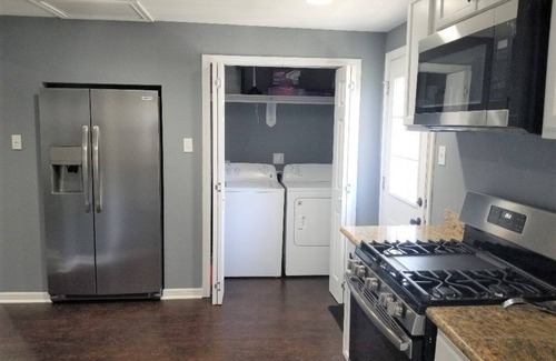 Shady Acres House | Pet-Friendly Retreat in Trendy Houston Heights, Rated 8.8/10