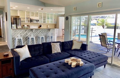 Crystal River House | Idyllic 3/2 Waterfront Home with Solar Pool & Ocean Views