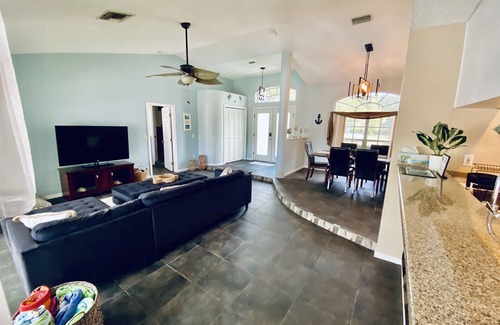 Crystal River House | Idyllic 3/2 Waterfront Home with Solar Pool & Ocean Views
