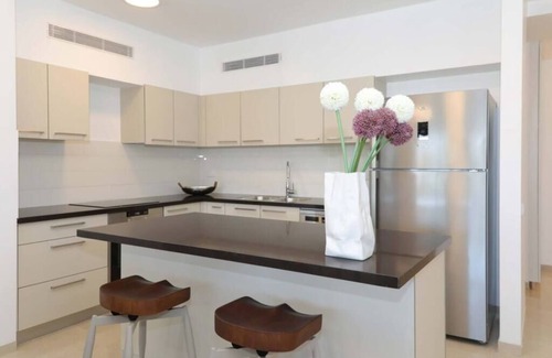 Jerusalem City Centre Condo | Scenic 3-Bedroom Apartment with Breathtaking Har Habayit View