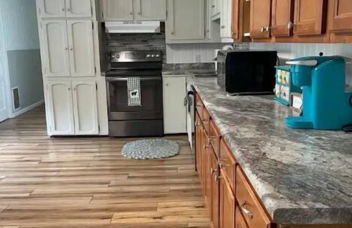 Casco House | Cozy 3-Bed Ranch Home with Lake View and Family Amenities