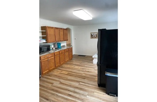 Casco House | Cozy 3-Bed Ranch Home with Lake View and Family Amenities