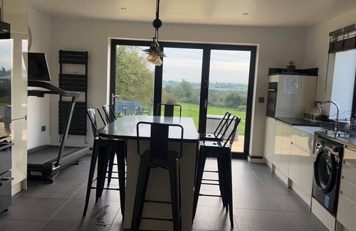 Stramshall House | Immaculate Family-Friendly 3-Bed Barn in Uttoxeter